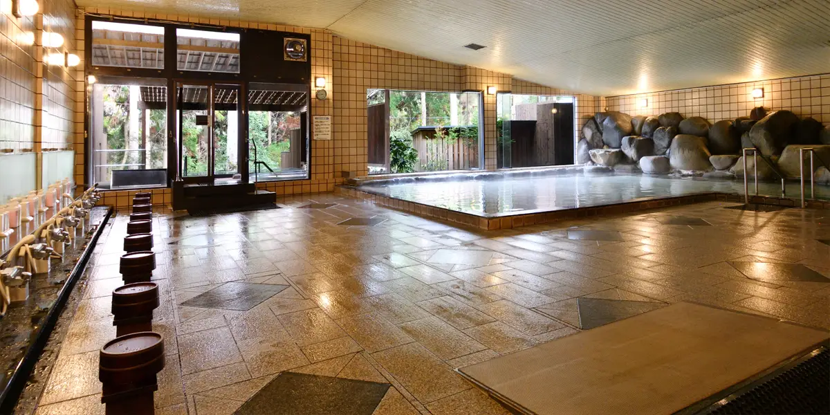 Image of the large hot spring bath 'Taikei'