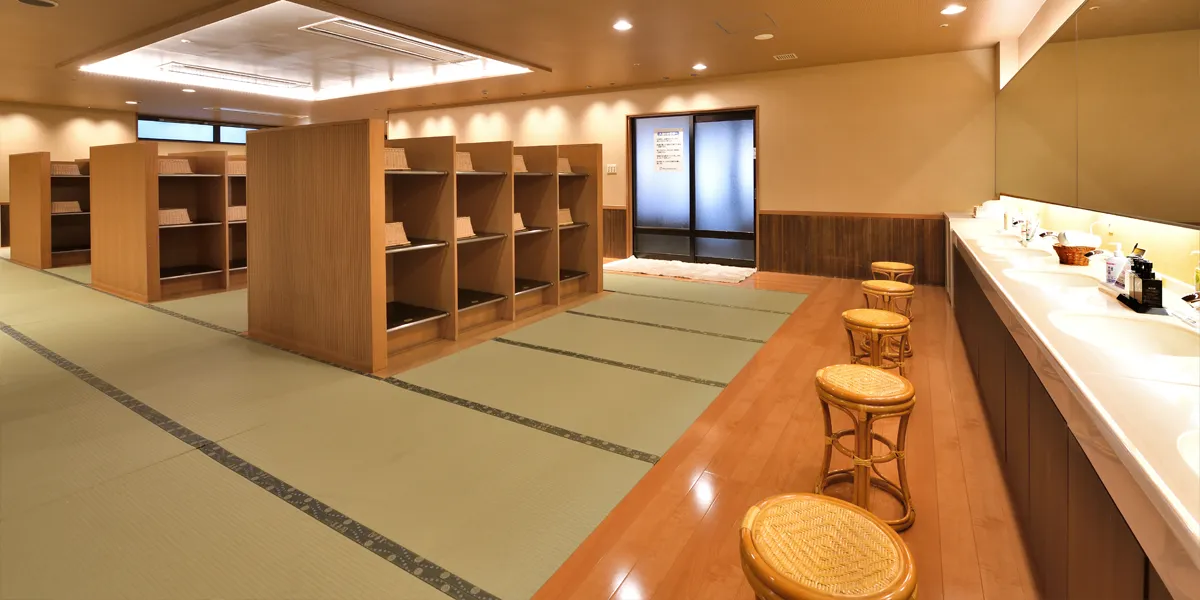 Image of the large hot spring bath 'Chokei'